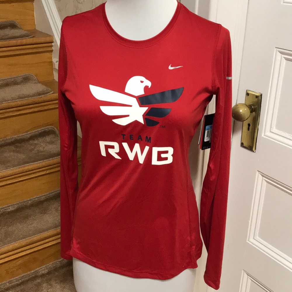 NWT Nike Dri-Fit red running top. Size M